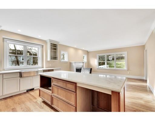 32 Lockeland Road Winchester, MA 01890 - Photo 9 of 26