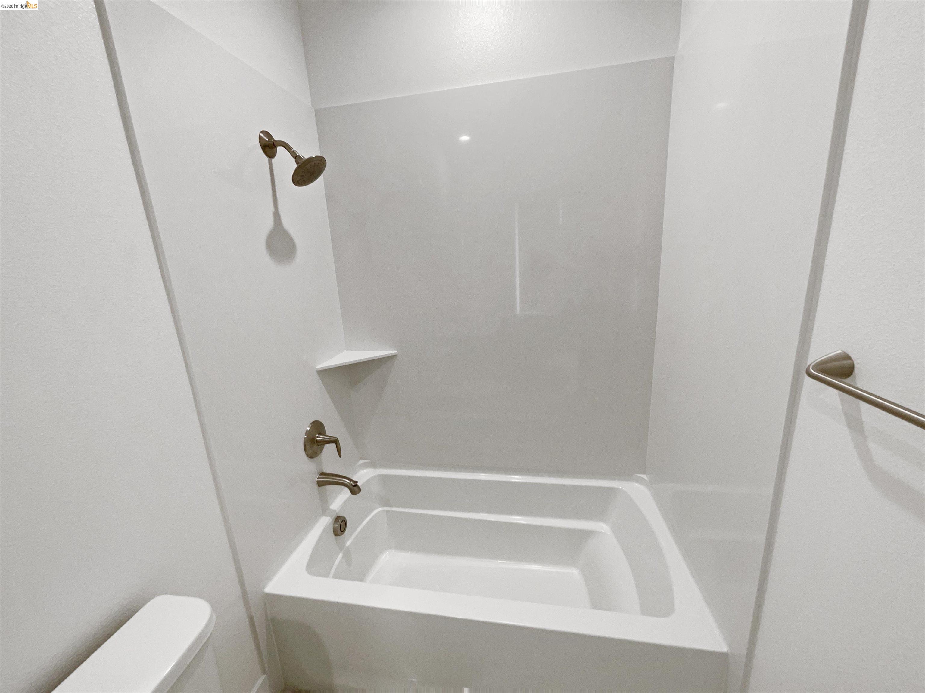3419 Router Common Fremont, CA 94538 - Photo 17 of 26 Full bath featuring tub / shower combination and toilet