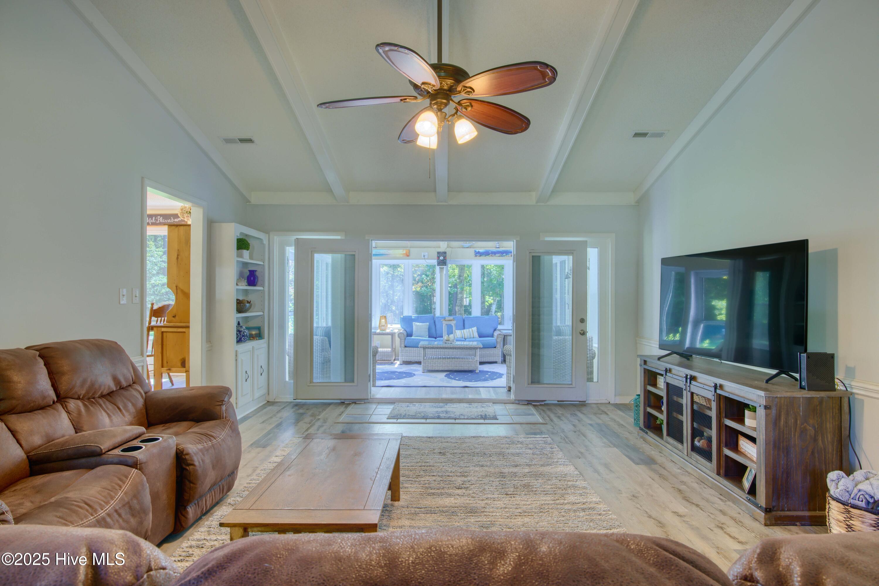 102 Ridgewood Trail New Bern, NC 28560 - Photo 6 of 66 102 Ridgewood - Interior - Edited_11