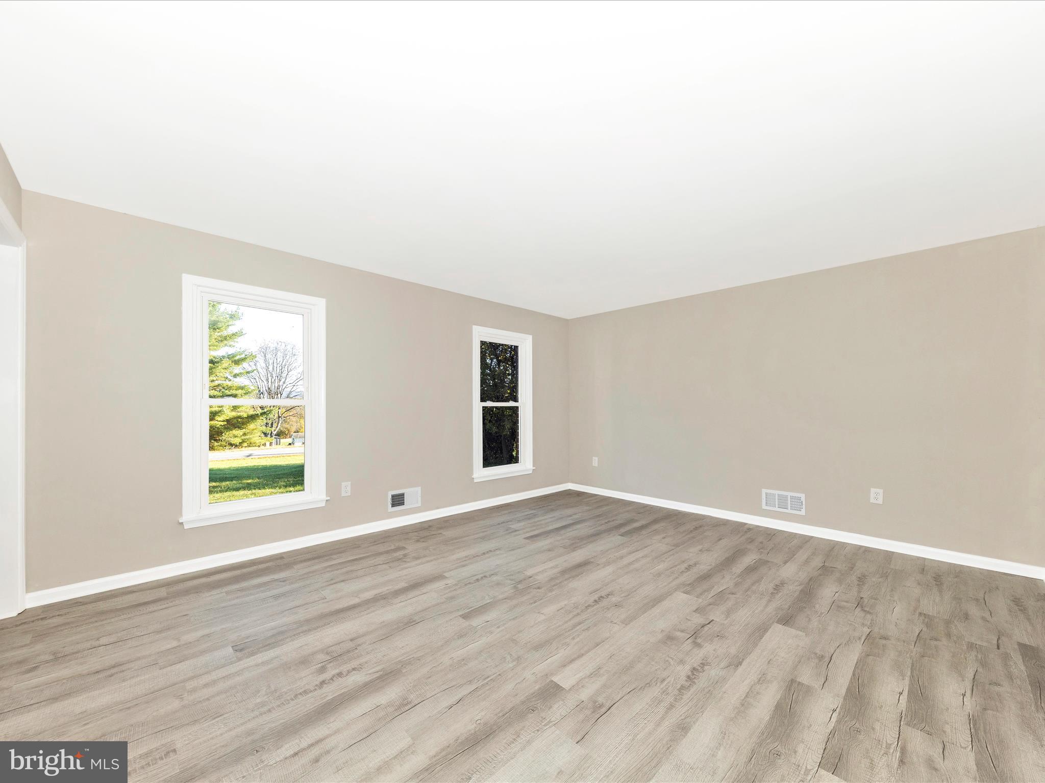 2431 Quebec School Road Middletown, MD 21769 - Photo 15 of 56 Living Room