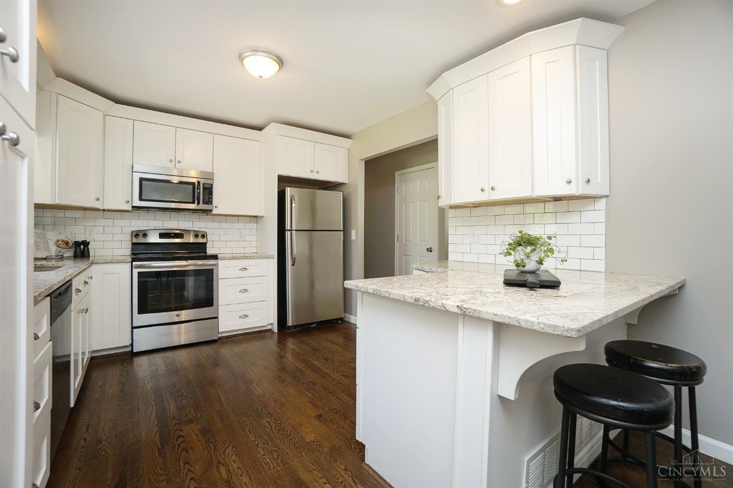 12062 Kenn Road Cincinnati, OH 45246 - Photo 8 of 31