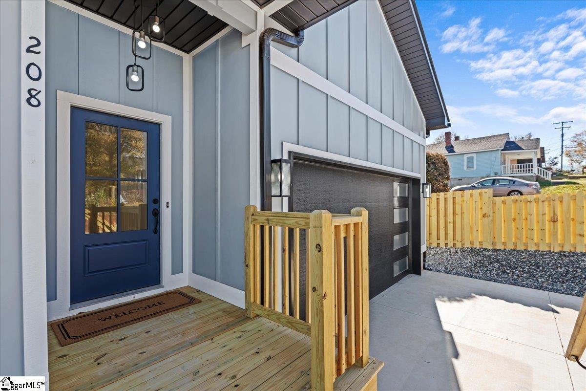 208 Forest Street Greer, SC 29650 - Photo 3 of 31