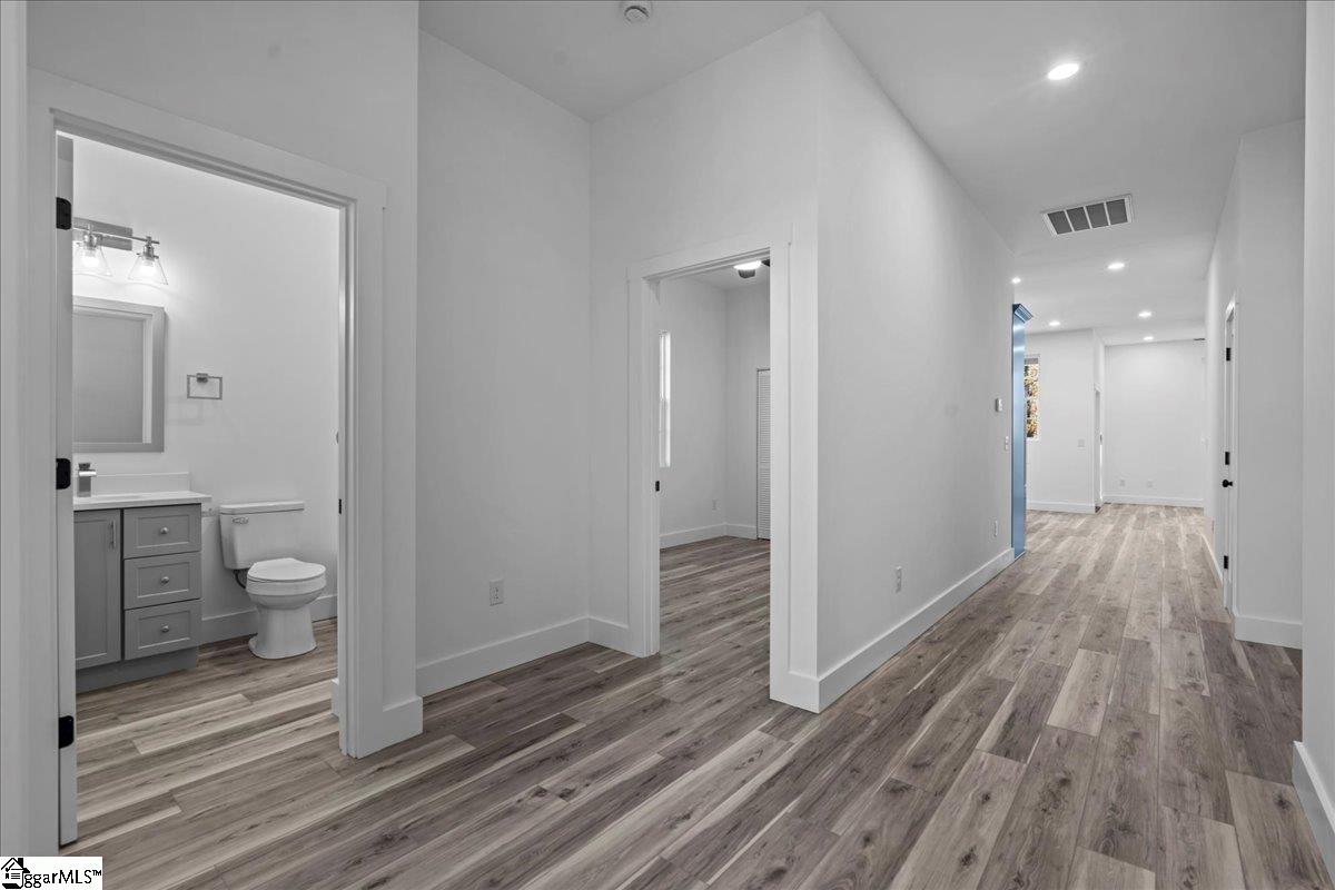 208 Forest Street Greer, SC 29650 - Photo 4 of 31