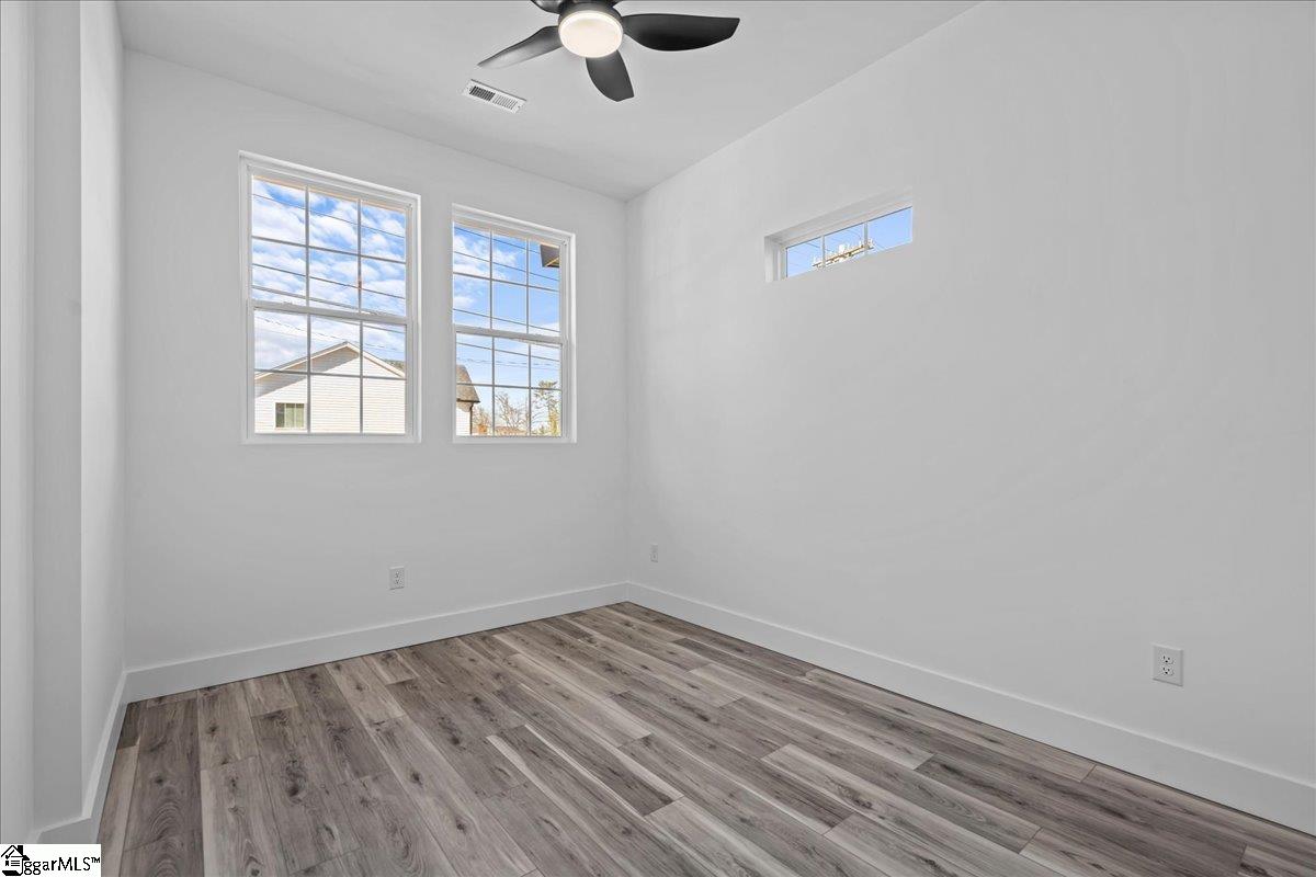 208 Forest Street Greer, SC 29650 - Photo 5 of 31