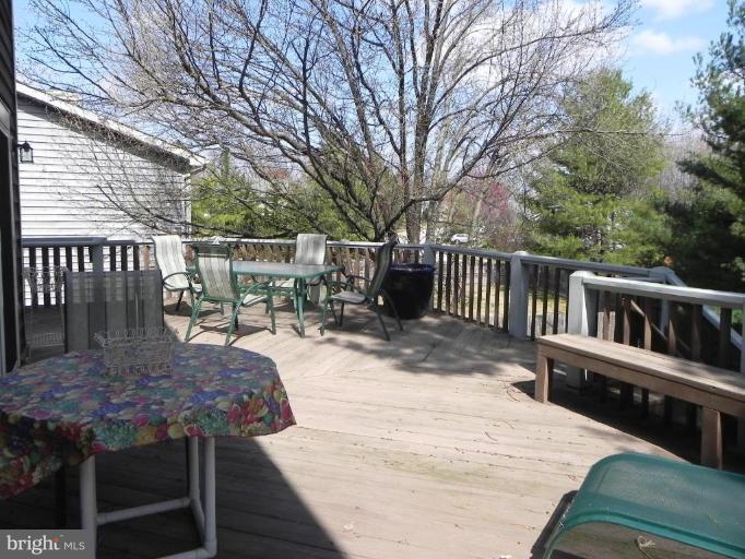 6927 Diana Road Baltimore, MD 21209 - Photo 13 of 26 Deck