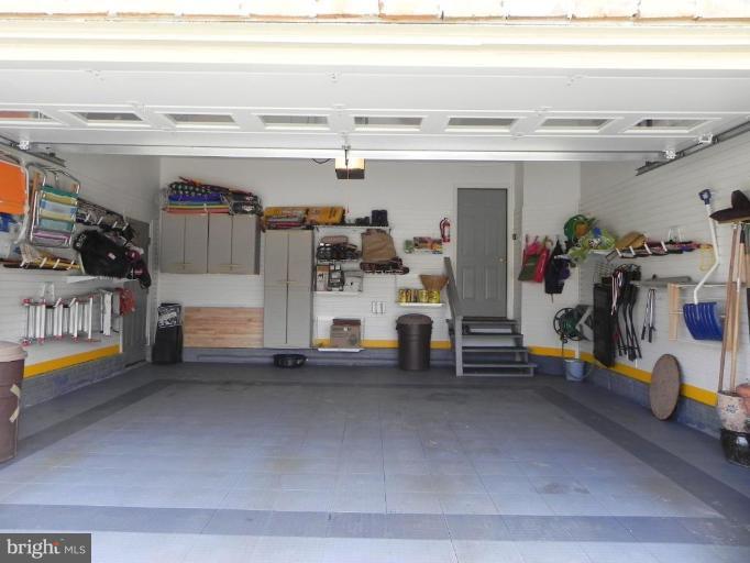 6927 Diana Road Baltimore, MD 21209 - Photo 20 of 26 Garage 1