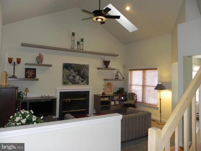 6927 Diana Road Baltimore, MD 21209 - Photo 4 of 26 Family Room