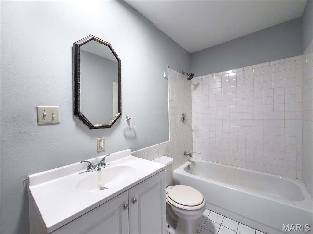 3004 Pembroke Lane, Unit 63 High Ridge, MO 63049 - Photo 16 of 17