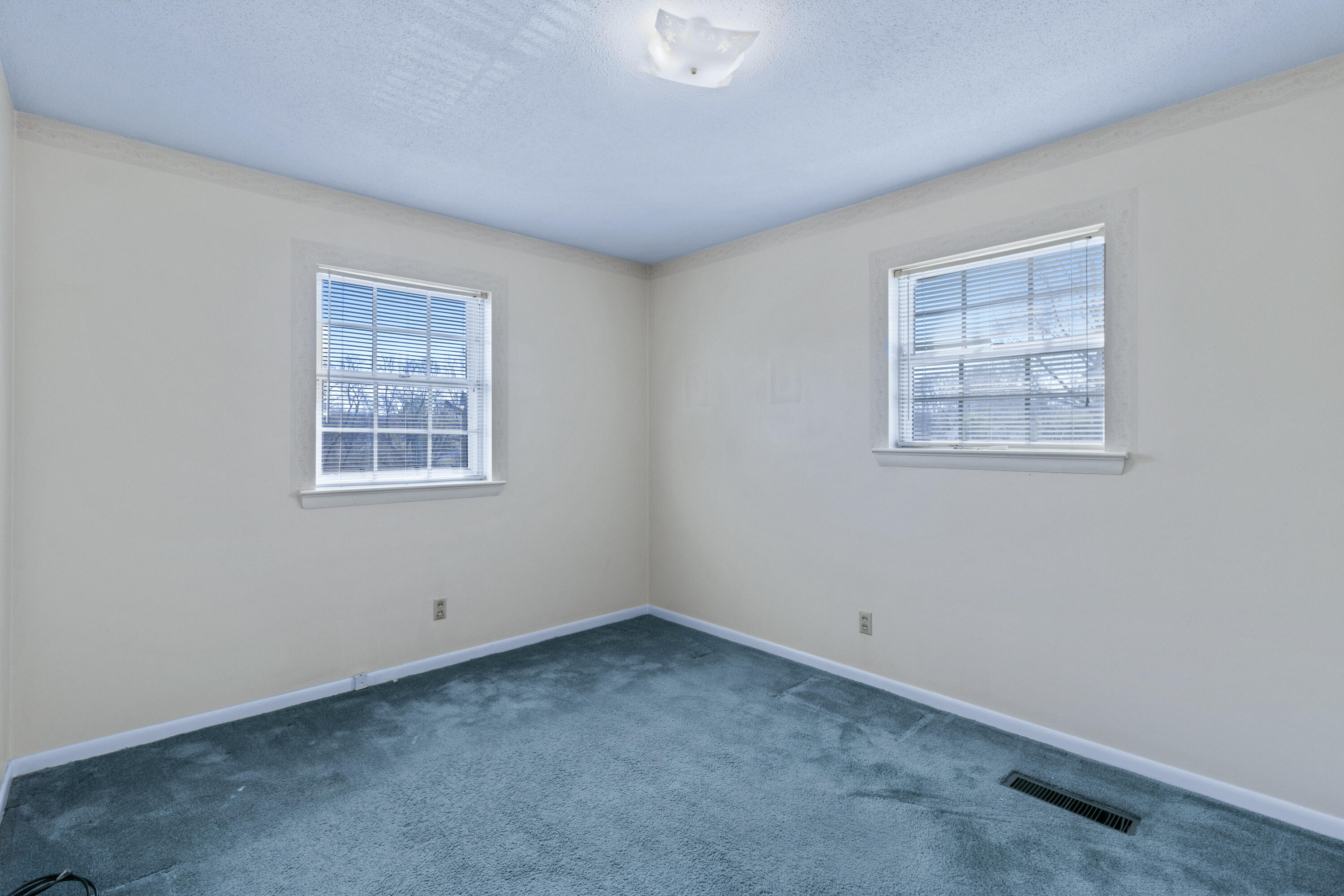 8911 Drake Parkway Road Chattanooga, TN 37416 - Photo 21 of 48 Bedroom #2