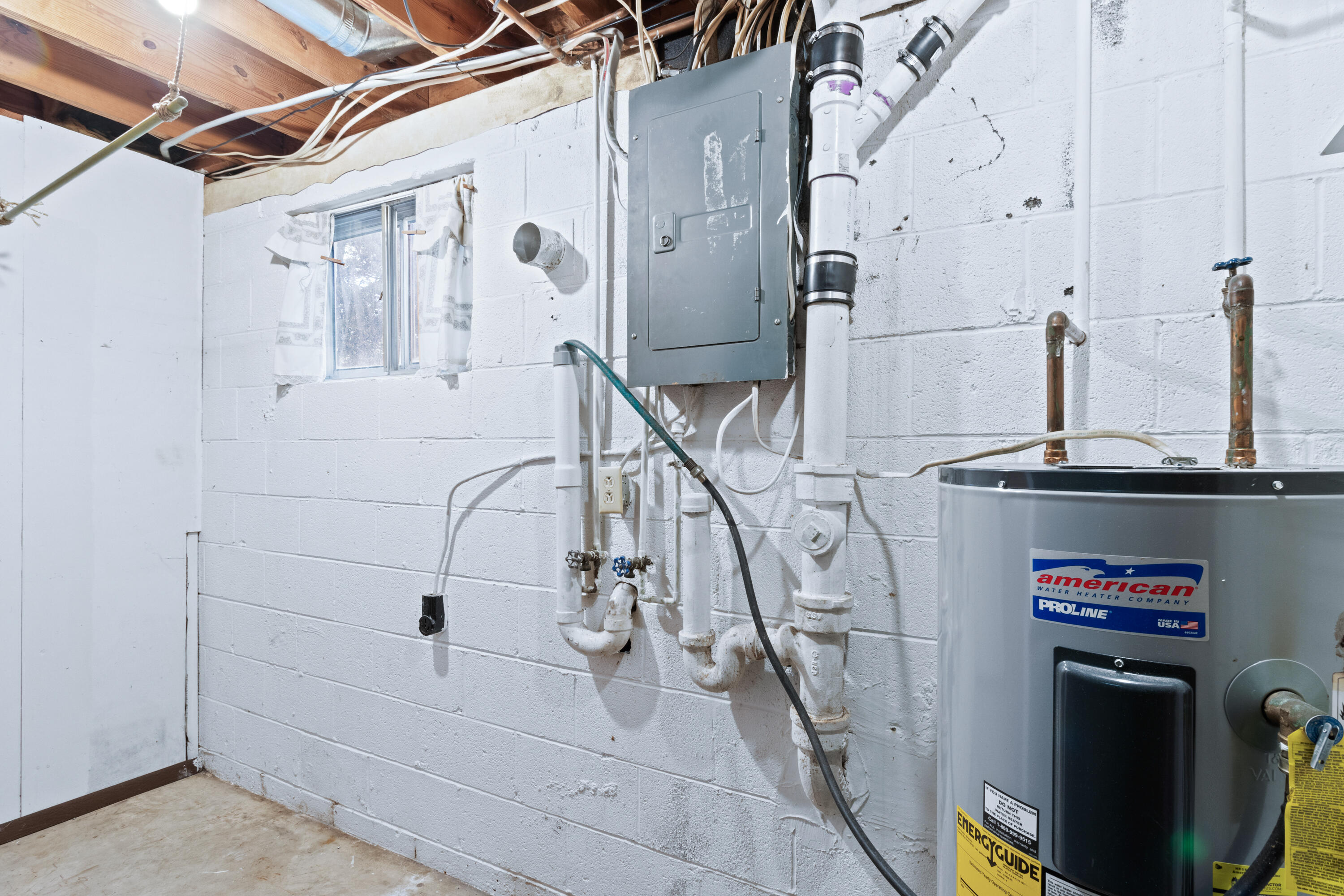 8911 Drake Parkway Road Chattanooga, TN 37416 - Photo 30 of 48 Lower level utility & laundry