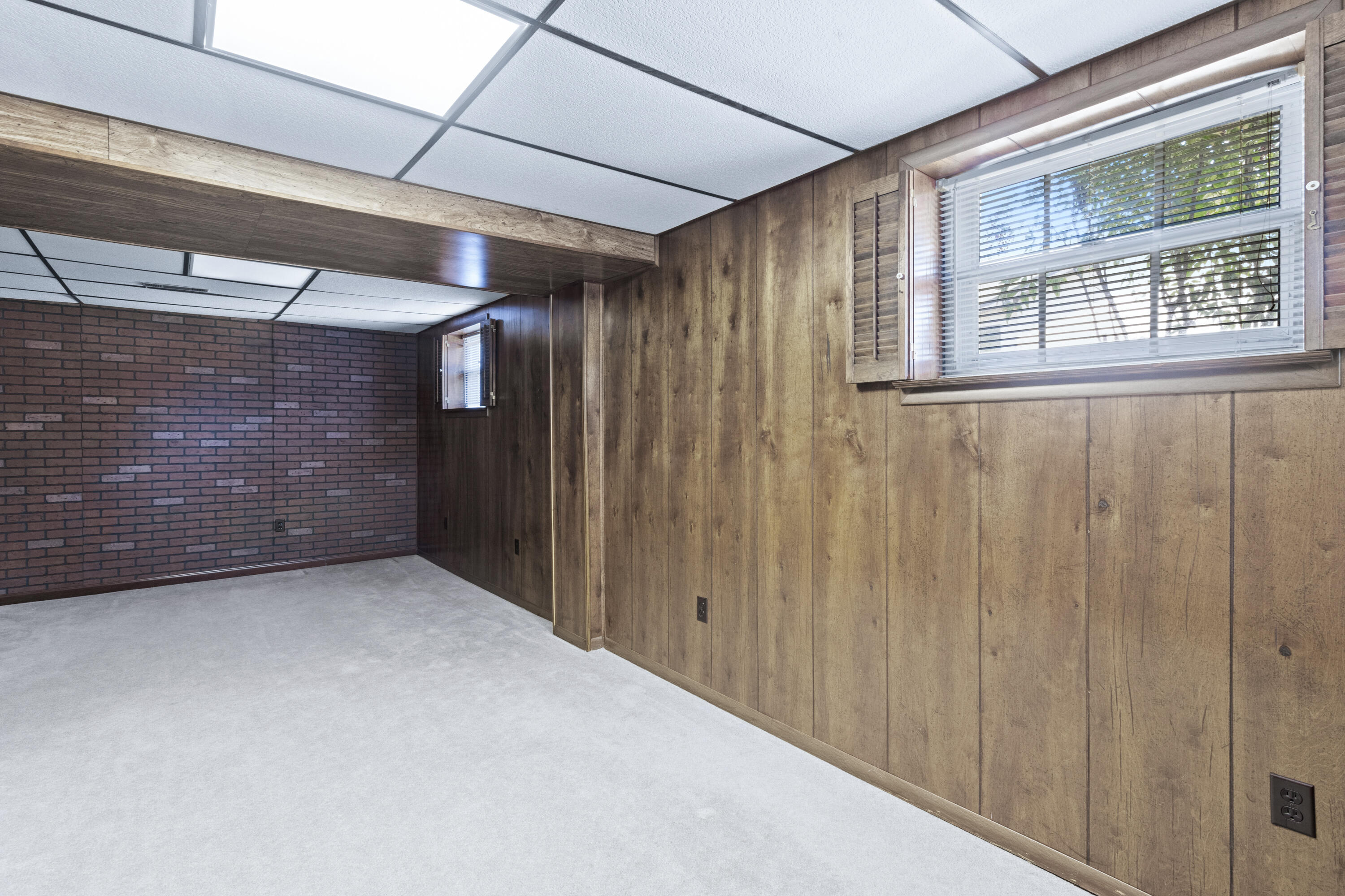 8911 Drake Parkway Road Chattanooga, TN 37416 - Photo 33 of 48 Lower level flex space #2