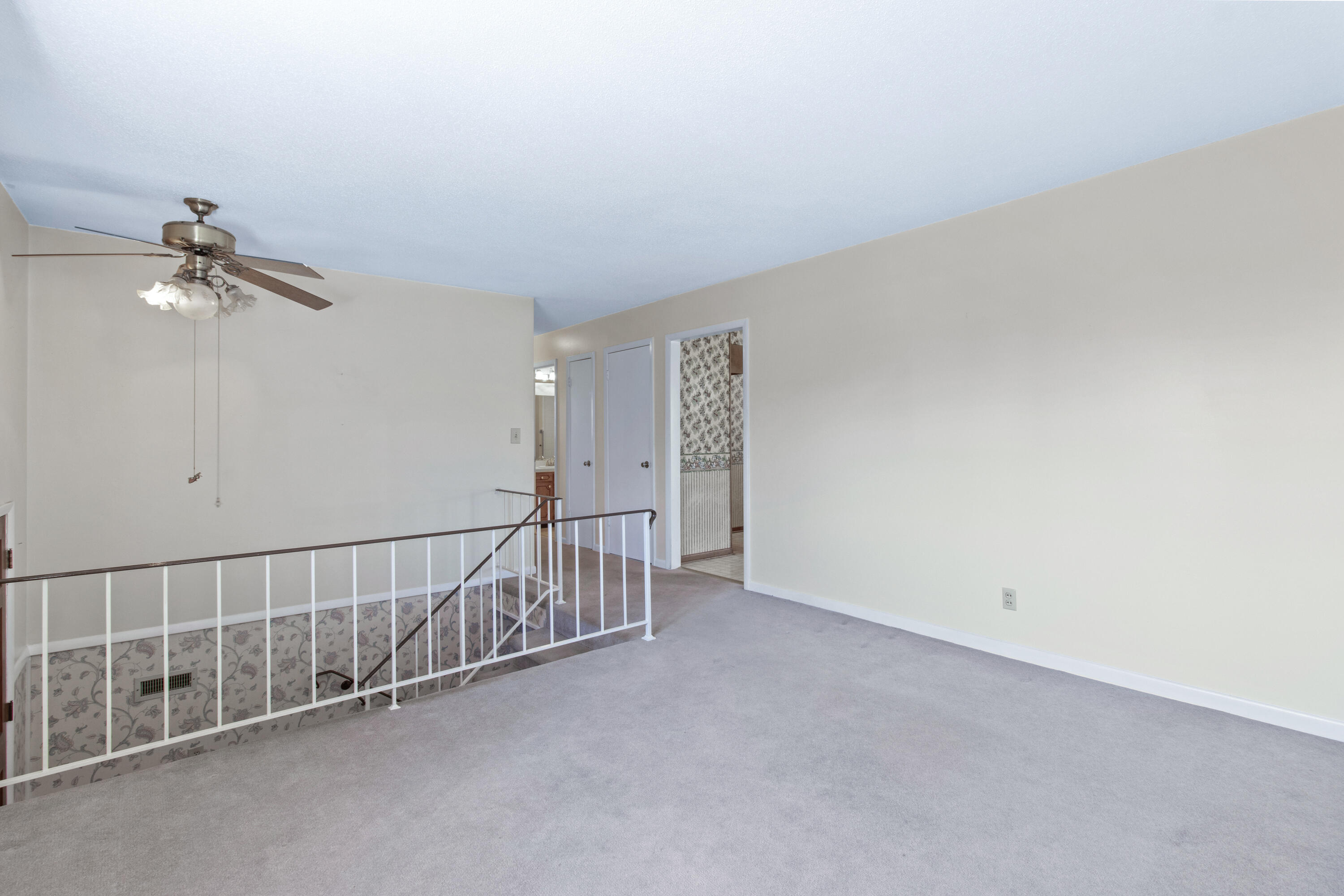 8911 Drake Parkway Road Chattanooga, TN 37416 - Photo 6 of 48 Split foyer