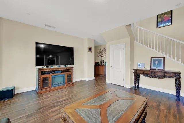 $655,000 | 17099 Campos Drive, Esparto, CA 95627