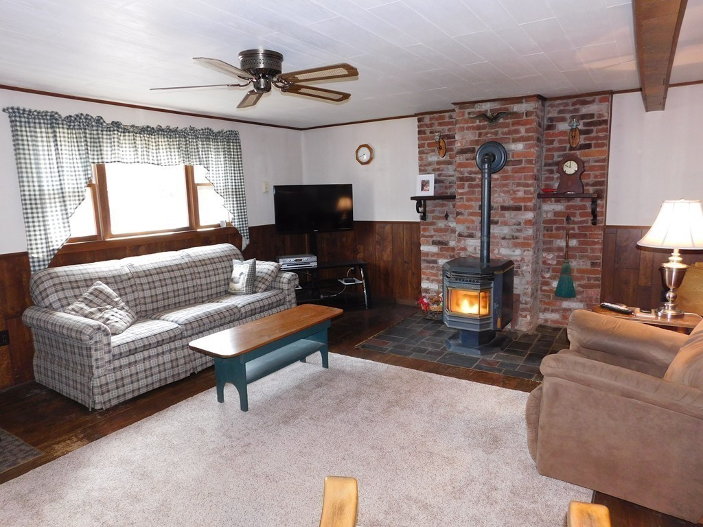 28 Fernbrook Road Northborough, MA 01532 - Photo 3 of 22 Gallery Image 3