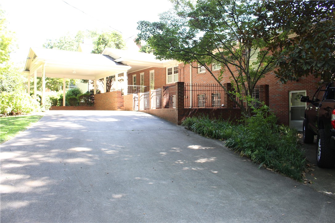 1 Rollingreen Road Greenville, SC 29615 - Photo 30 of 42 Gallery Image 30