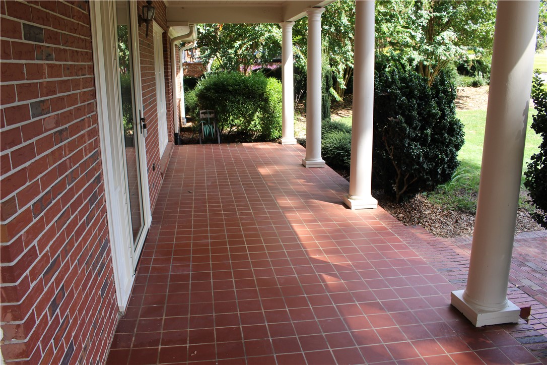 1 Rollingreen Road Greenville, SC 29615 - Photo 4 of 42 Gallery Image 4