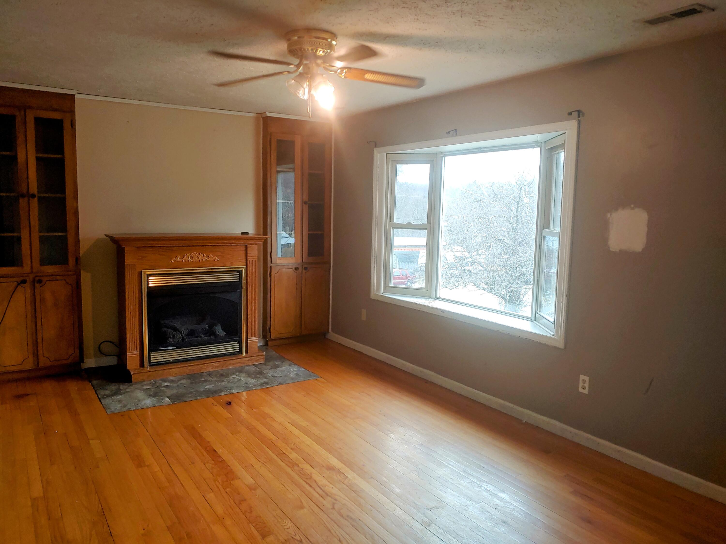 133 Springdale Road Pearisburg, VA 24134 - Photo 5 of 15 5