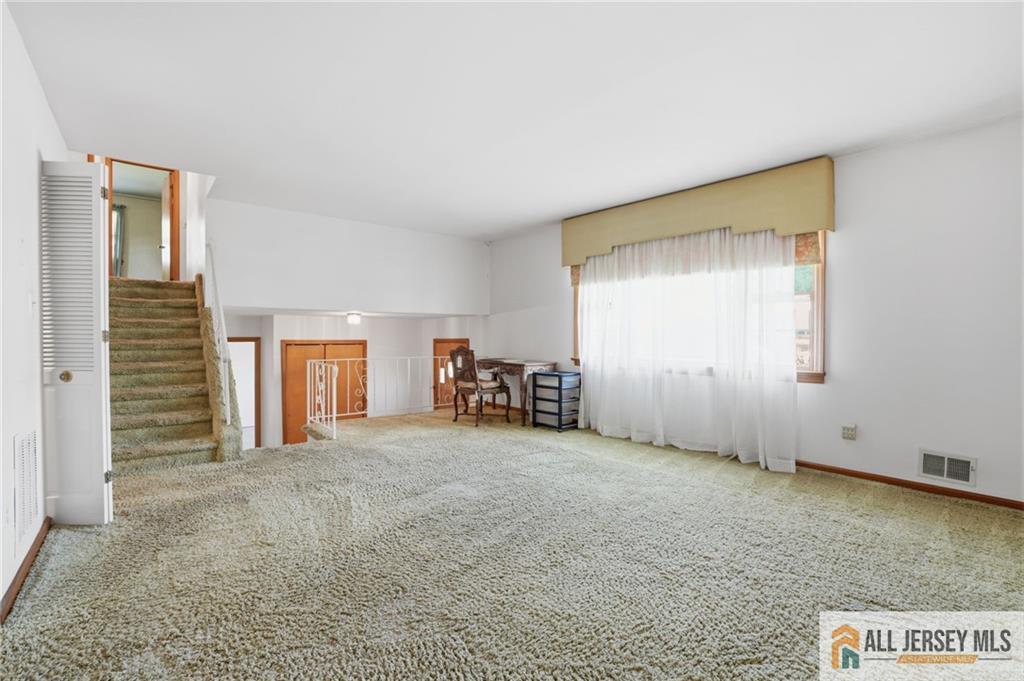 11 Reo Court Colonia, NJ 07067 - Photo 7 of 33