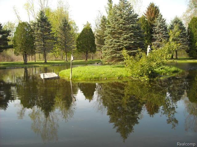 381 North Elm Grove Road Lapeer, MI 48446 - Photo 22 of 38