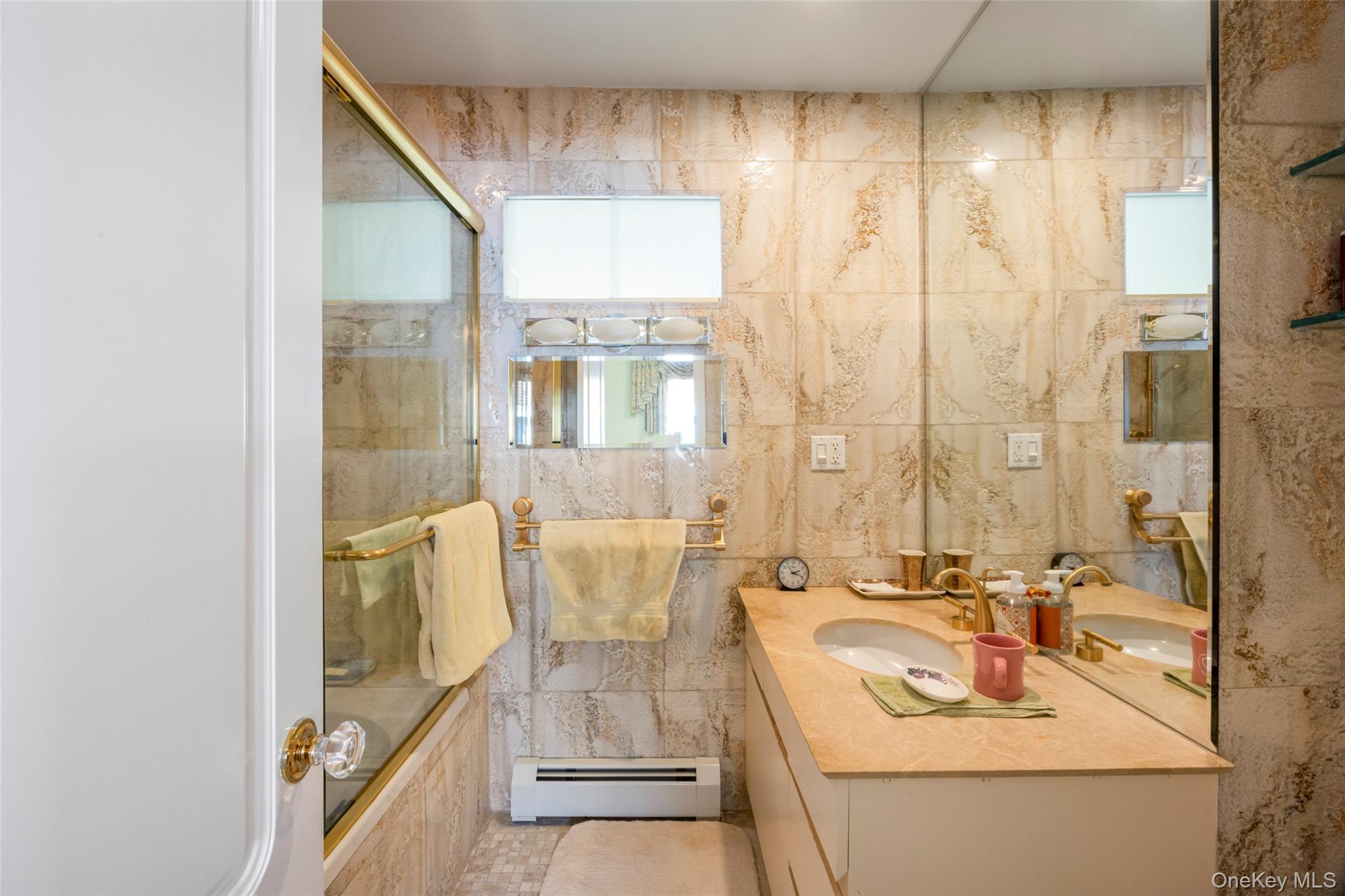 27 Bond Street, Unit B Great Neck, NY 11021 - Photo 8 of 13