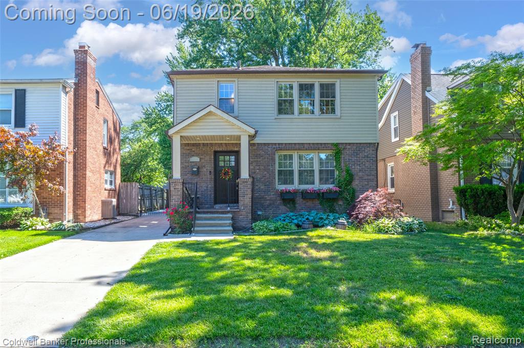 1625 Hampton Road Grosse Pointe, MI 48236 - Photo 1 of 31