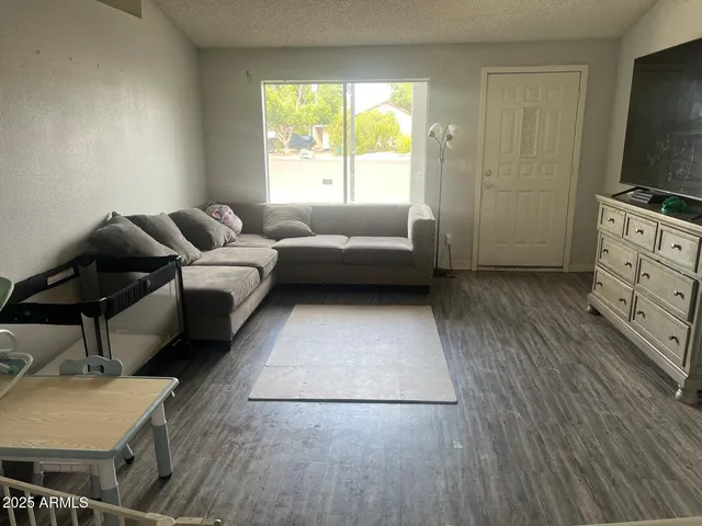 $2,500 | 6901 West Monterey Way, Phoenix, AZ 85033