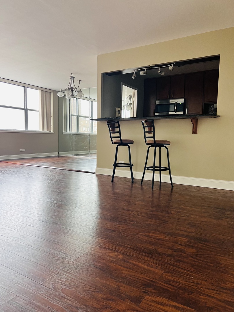 6301 North Sheridan Road, Unit 7O Chicago, IL 60660 - Photo 12 of 43