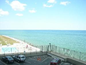 6301 North Sheridan Road, Unit 7O Chicago, IL 60660 - Photo 3 of 43