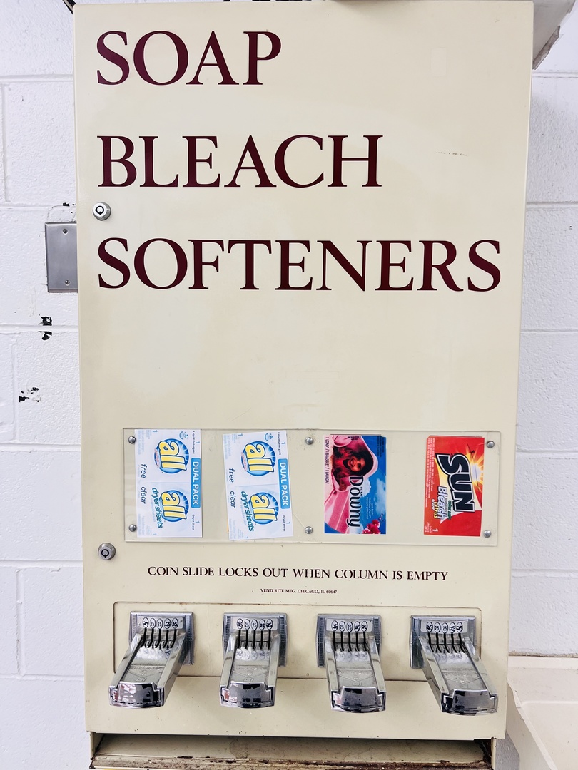 6301 North Sheridan Road, Unit 7O Chicago, IL 60660 - Photo 39 of 43 a close up of a white wall