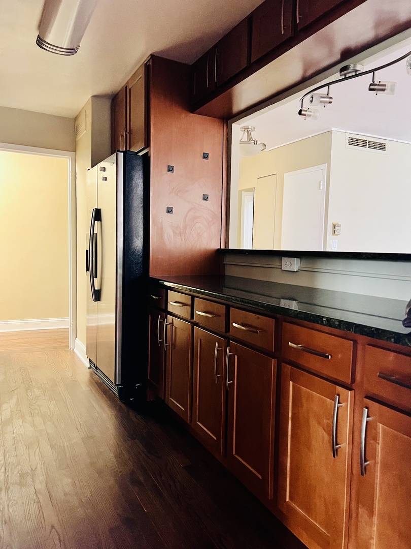 6301 North Sheridan Road, Unit 7O Chicago, IL 60660 - Photo 9 of 43