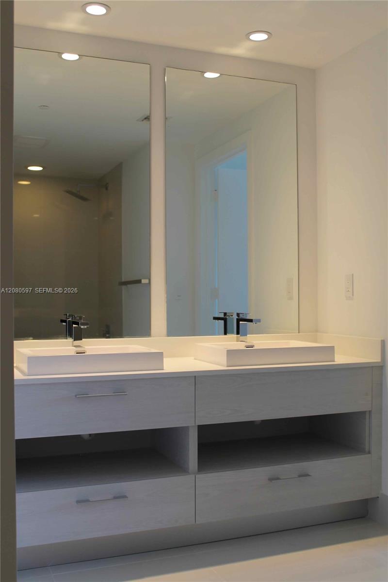 45 Southwest 9th Street, Unit 2809 Miami, FL 33130 - Photo 19 of 39 Gallery Image 19