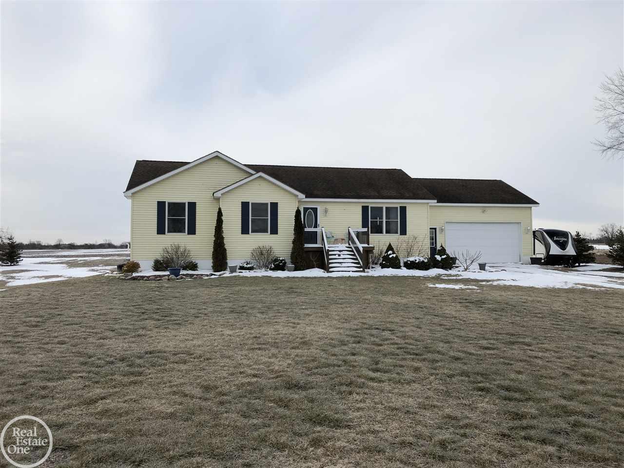 5646 Galbraith Line Road Croswell, MI 48422 - Photo 4 of 43 31342409-3.JPG