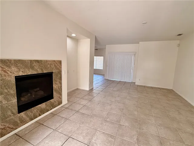 $2,900 | 12662 Fair Glen Lane, Victorville, CA 92392
