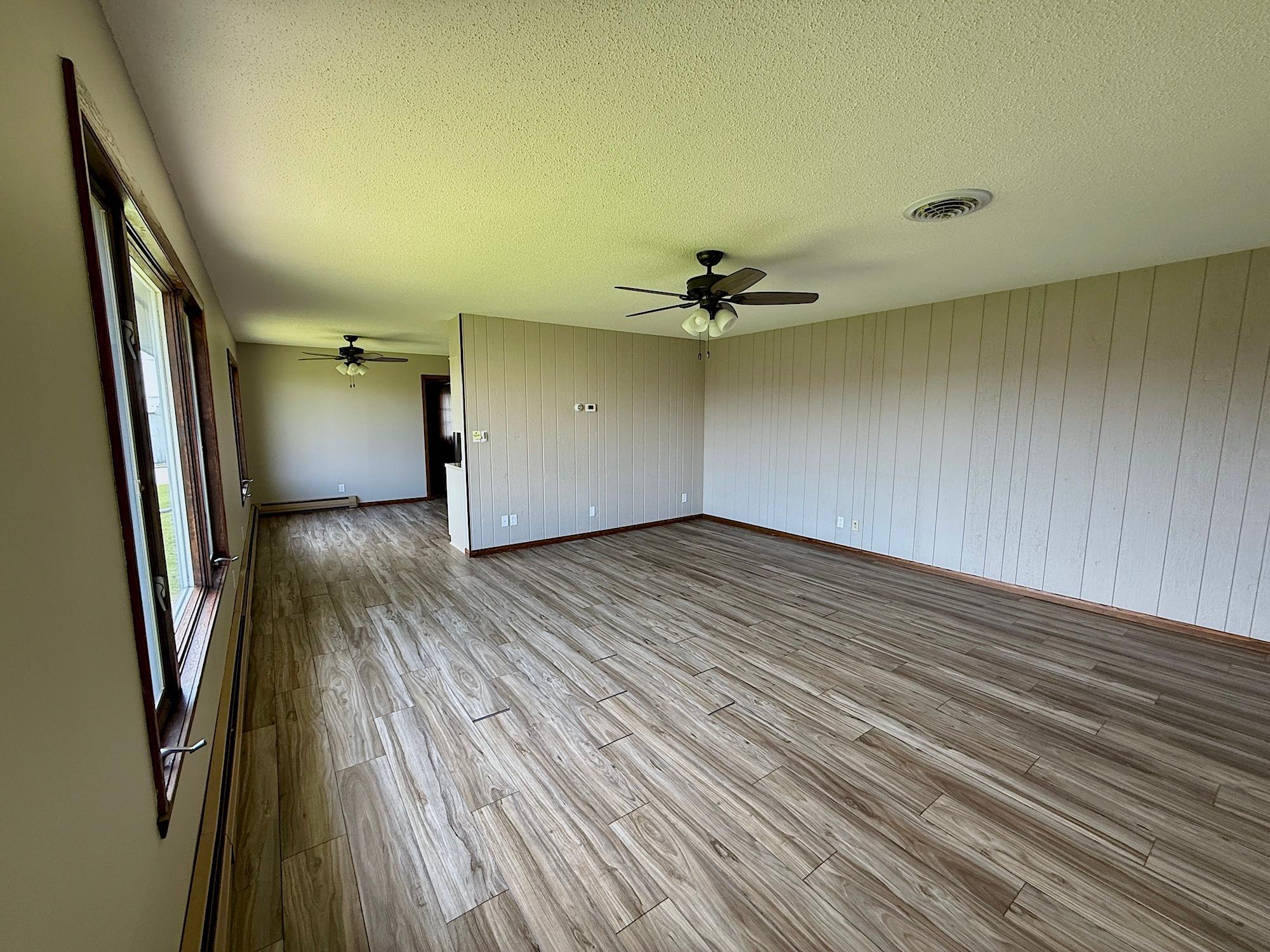 147 4th Avenue Southeast Spring Grove, MN 55974 - Photo 3 of 17