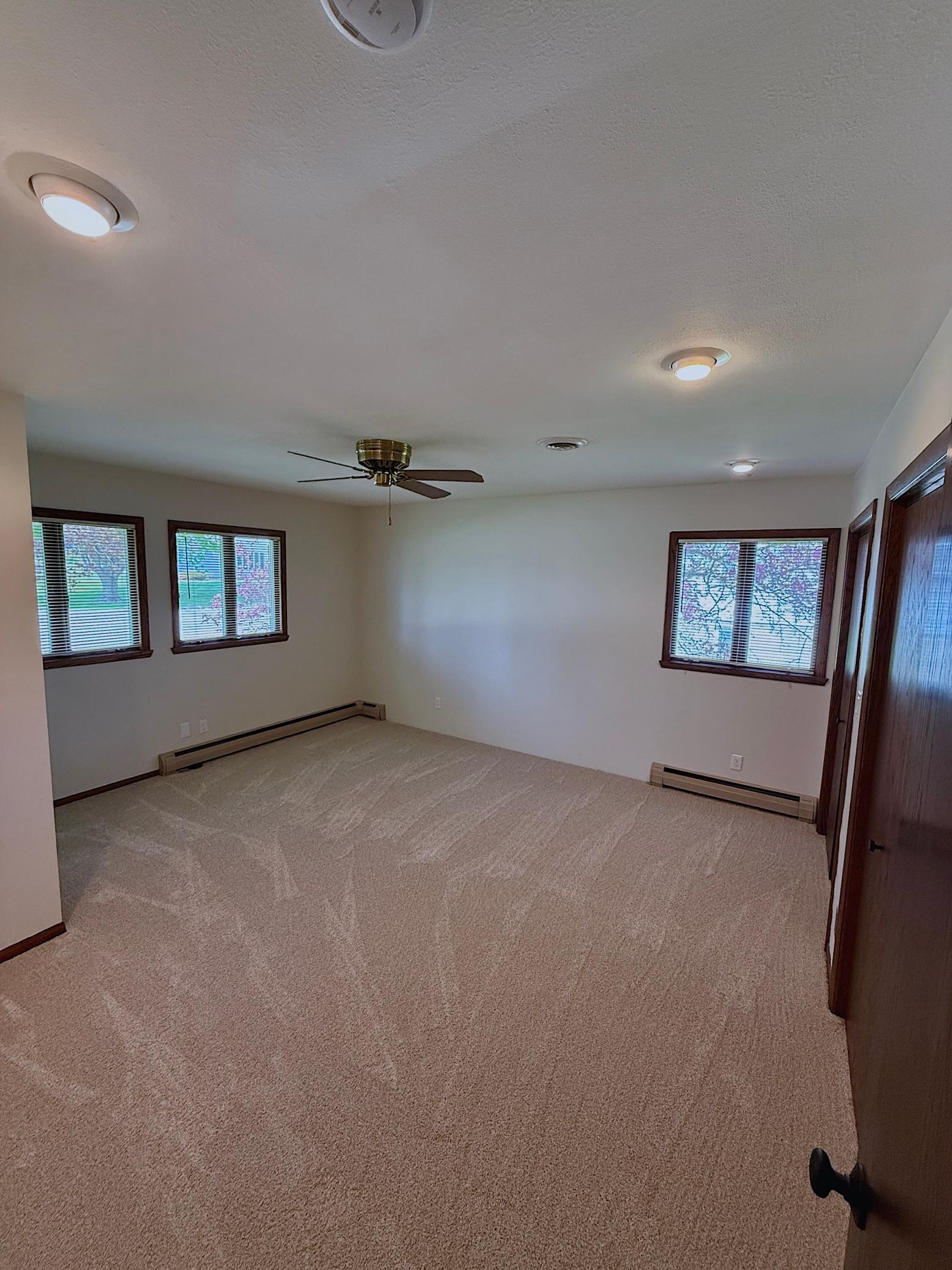 147 4th Avenue Southeast Spring Grove, MN 55974 - Photo 10 of 17