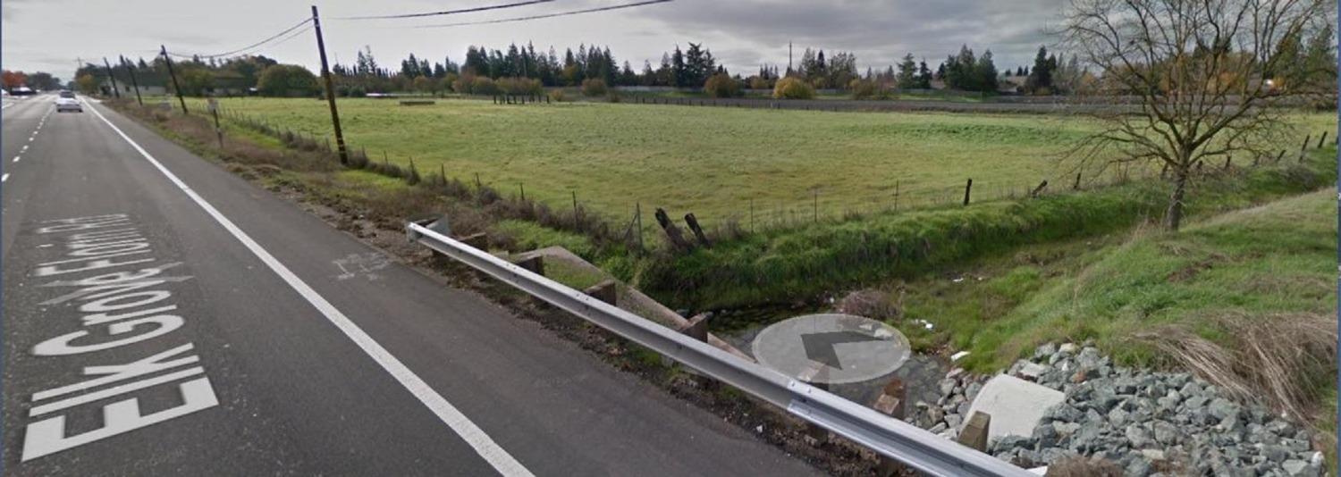 9040 Elk Grove Florin Road Elk Grove, CA 95624 - Photo 6 of 12 a view of a yard with sitting area