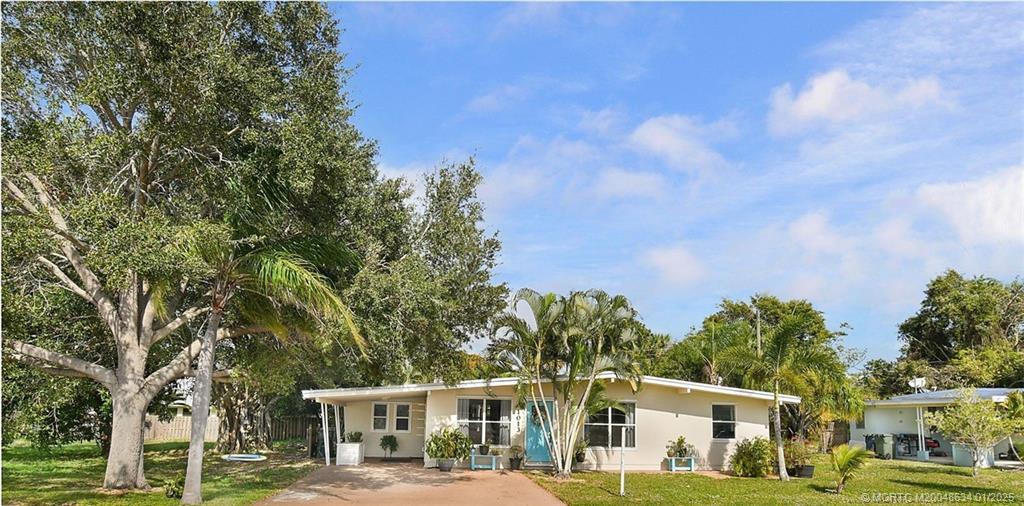 1013 Southeast 10th Street Stuart, FL 34996 - Photo 1 of 45