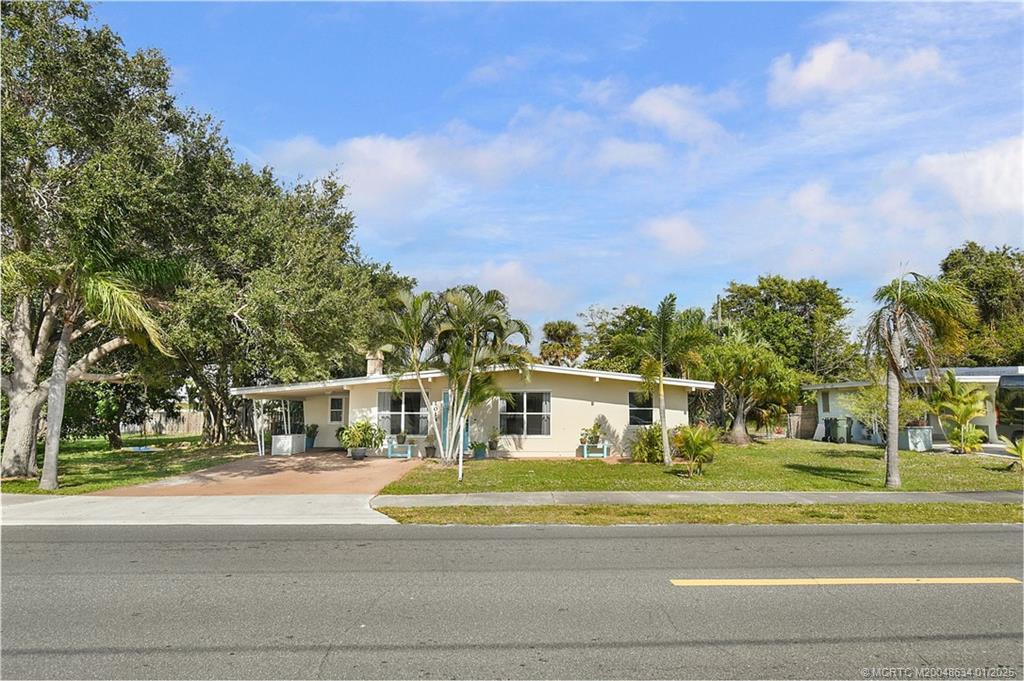 1013 Southeast 10th Street Stuart, FL 34996 - Photo 3 of 45