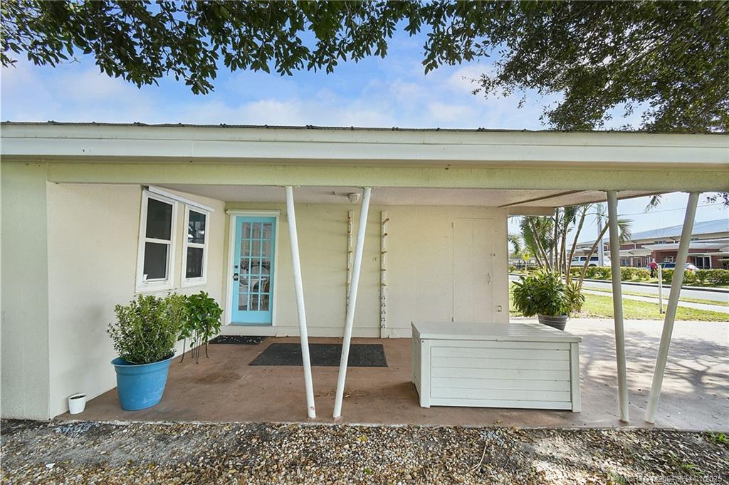1013 Southeast 10th Street Stuart, FL 34996 - Photo 7 of 45