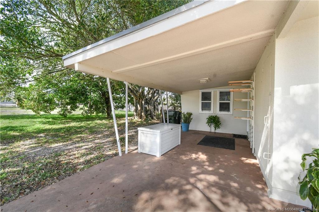 1013 Southeast 10th Street Stuart, FL 34996 - Photo 8 of 45