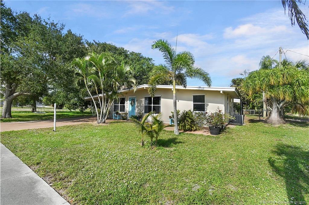 1013 Southeast 10th Street Stuart, FL 34996 - Photo 9 of 45