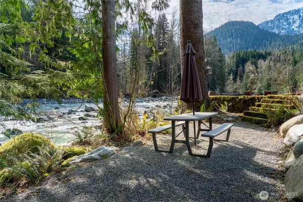 $750,000 | 9909 353rd Drive Northeast, Granite Falls, WA 98252