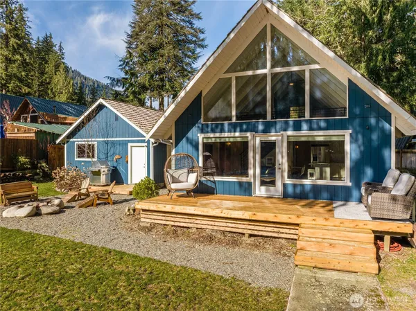 $750,000 | 9909 353rd Drive Northeast, Granite Falls, WA 98252