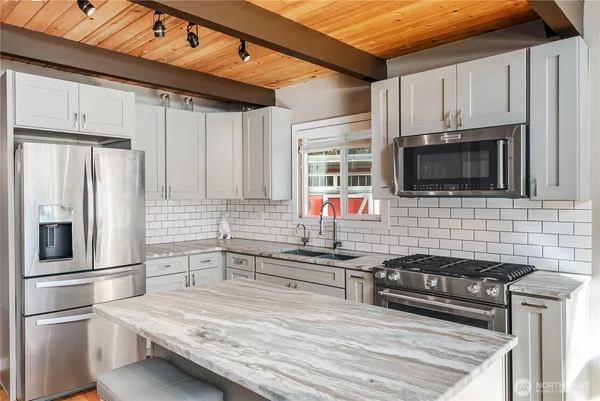 $750,000 | 9909 353rd Drive Northeast, Granite Falls, WA 98252