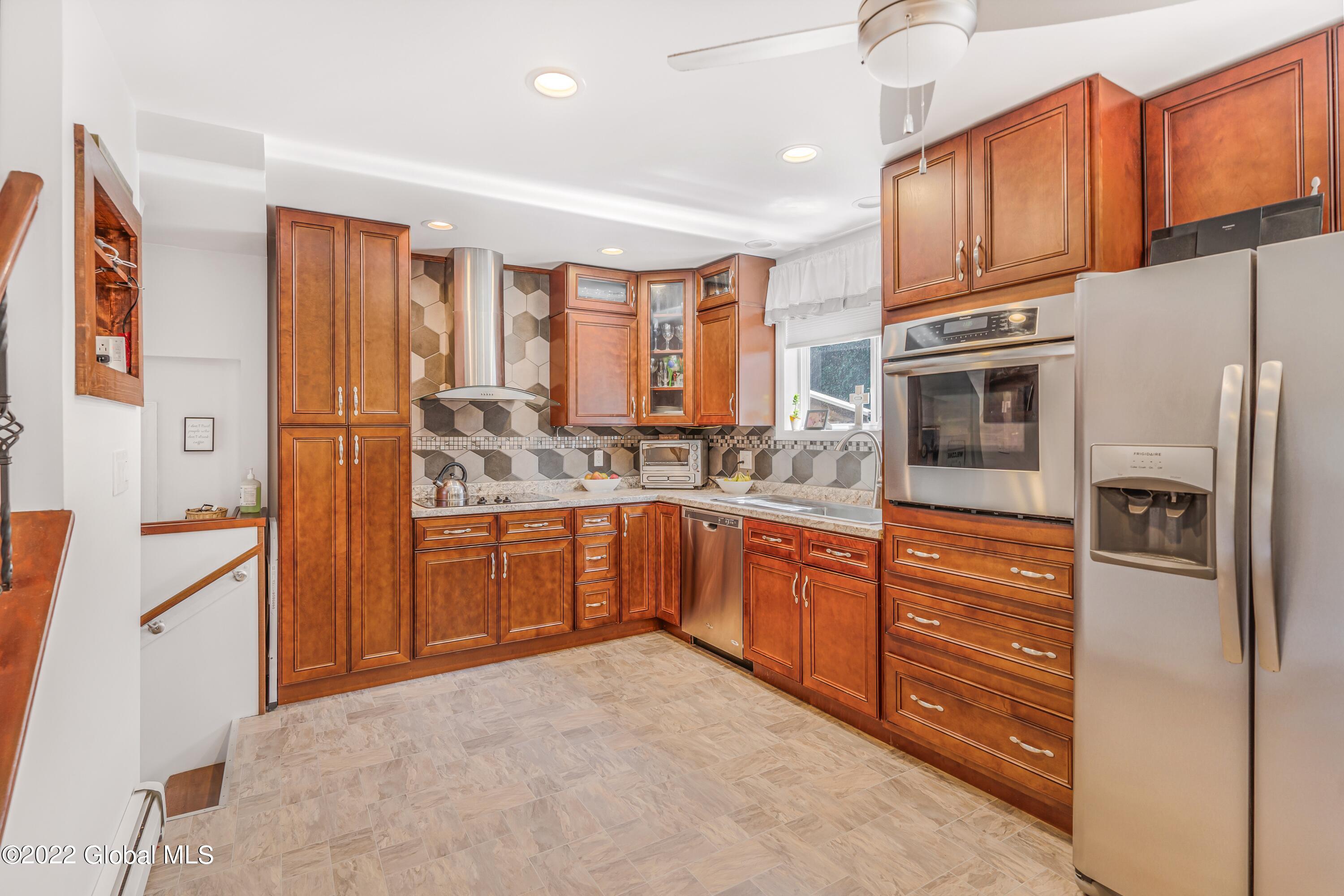 2122 Van Wormer Road Schenectady, NY 12303 - Photo 7 of 26 EMO05282