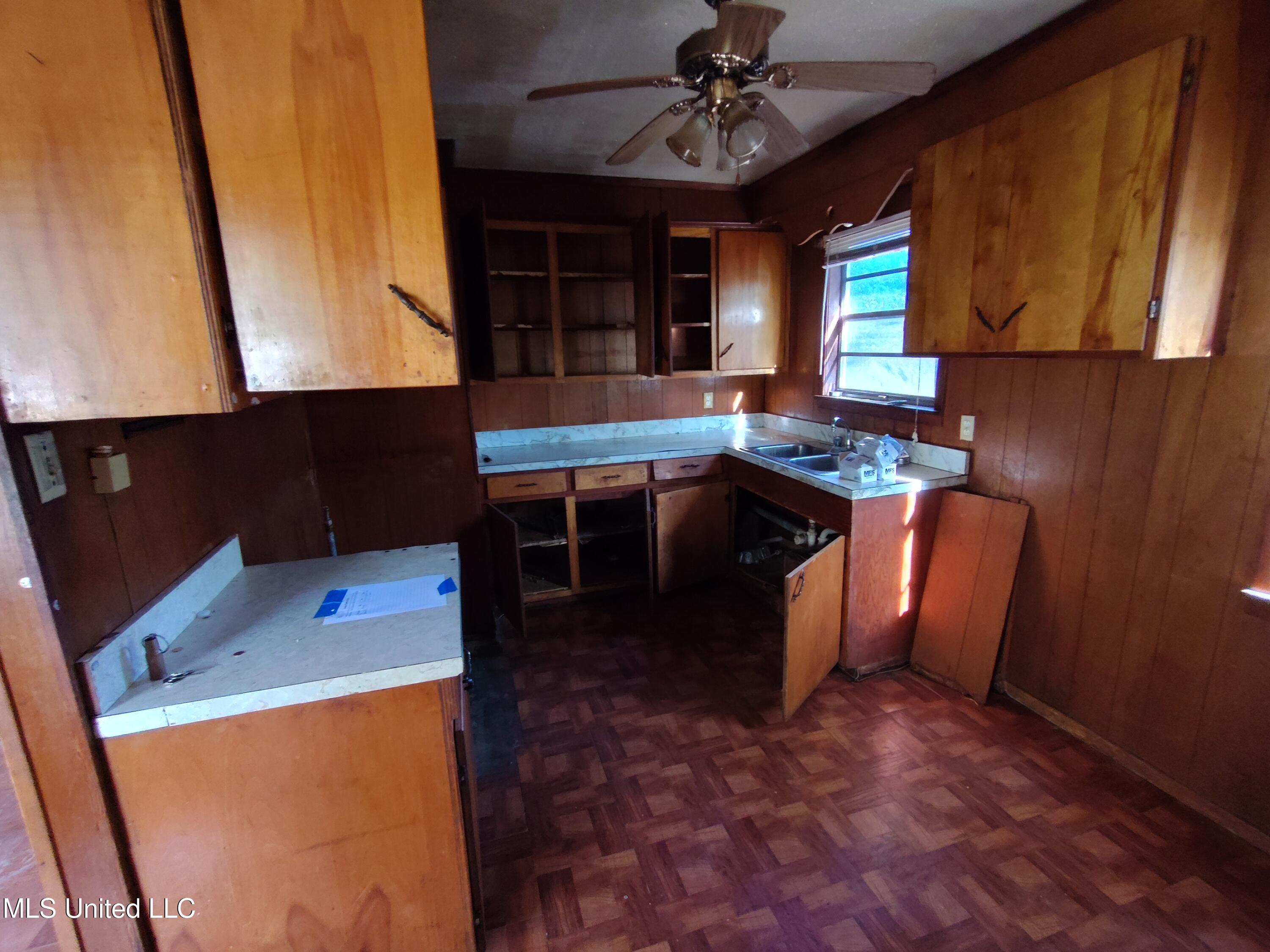 110 Claiborne Street Port Gibson, MS 39150 - Photo 11 of 24 110 Claiborne kitchen 2