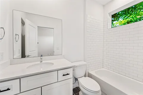 $448,000 | 1526 Ojeman Road, Unit A, Houston, TX 77055