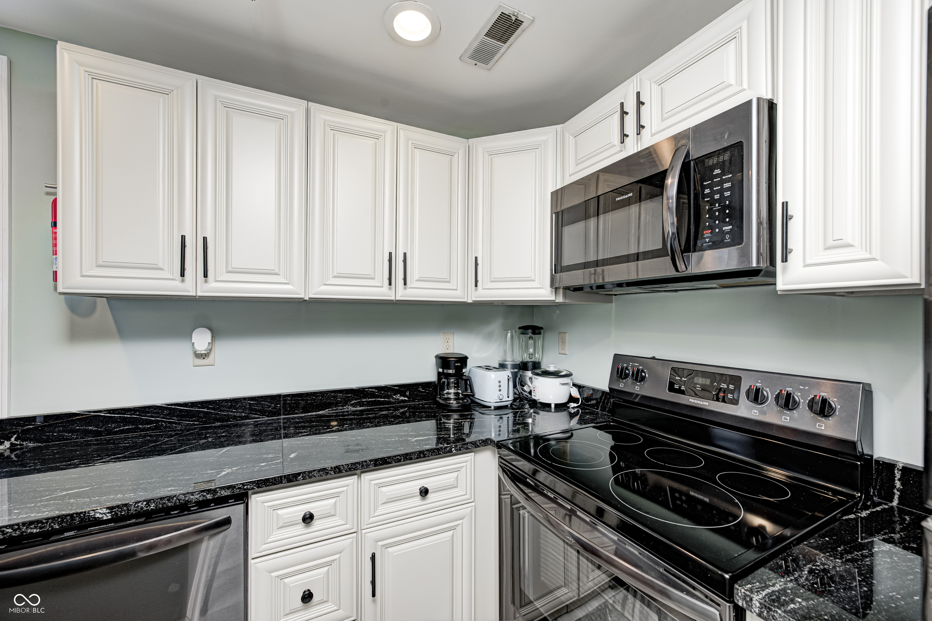 230 East 9th Street, Unit 401 Indianapolis, IN 46204 - Photo 11 of 20