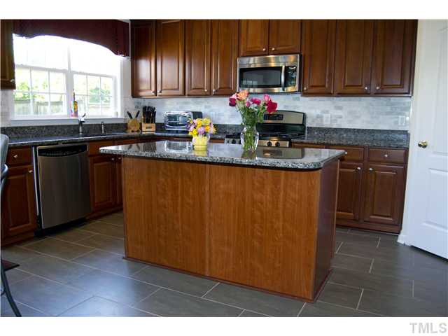 7668 Silver View Lane Raleigh, NC 27613 - Photo 11 of 24 Kitchen