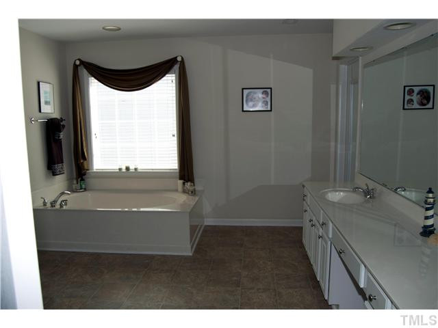 7668 Silver View Lane Raleigh, NC 27613 - Photo 19 of 24 Master Bath